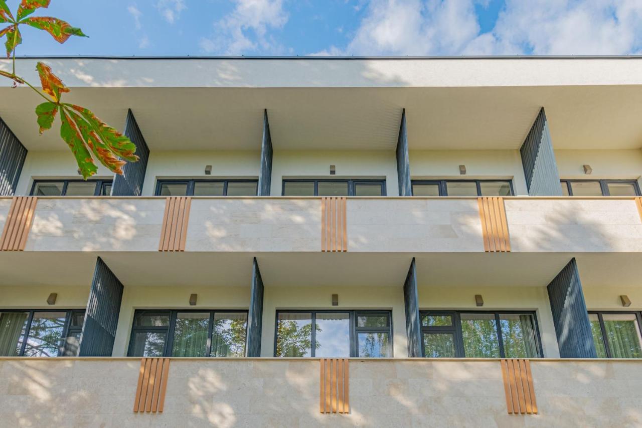 Hotel Osetia Garden Momchilgrad Exterior foto